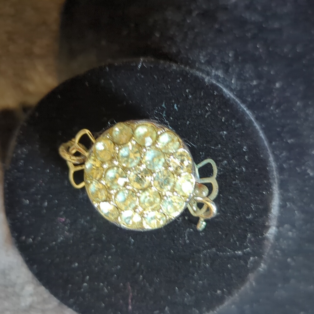 Vintage two sided crystal locket with key see 5th pic video!